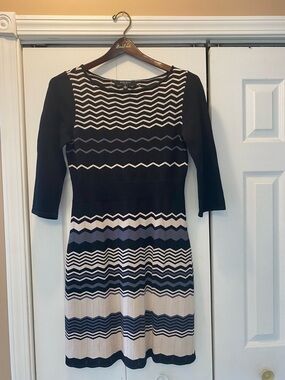 Nine West black and Cream Zigzag Knit Long Sleeve Dress